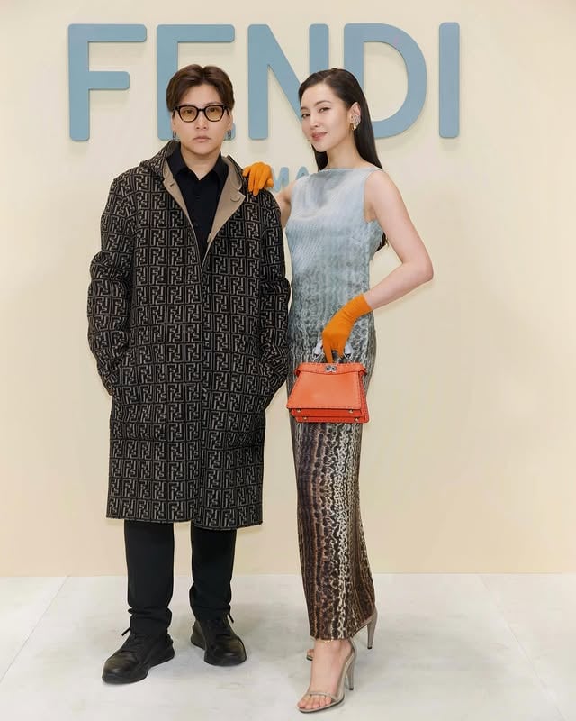ตัวแทนประเทศไทย check✔️ มาค่าาาา🙋🏻‍♀️🙋🏻‍♂️ #fendifw24 by @ployandbell
