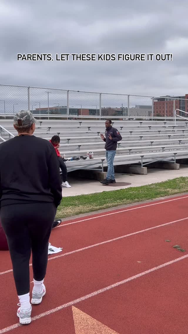 On another episode of “PARENTS, PLEASE LET THESE KIDS FIGURE IT OUT!” 🙄🙄 You cant want your athlete to have a dog mentality while you refuse to let go of the leash!!! Go sit down somewhere lolI sat back and watched this dad hand his son everything he needed one by one and it was driving me crazy. Although he doesn’t mean any harm, he is causing it!! Y’all wonder why these kids are spoiled, anxious and lack independence! It because we do EVERYTHING for them! Loving your kids ALSO means letting them figure out how to do some things themselves! I gotta coach the parents right along with the kids too lol. Just know, I do these things out of love not evil. I’ve seen way too many kids at sporting events that can’t get it together because they need their parents to help them with something.Comment the word DOG to get your athlete signed up to train with me!!! by @getuptoparr