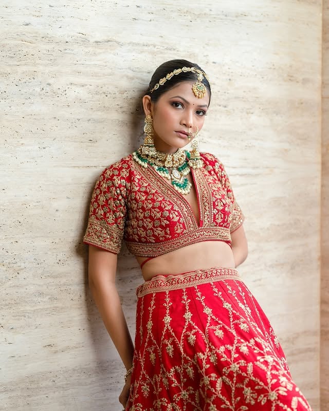 ♥️Wearing @frontierbazarr Jewellery @jewelcrownartjewellery Hmua @glamup_by_shalaka Photography @mangeshbhurephotography Curated by @the_glamour_pune