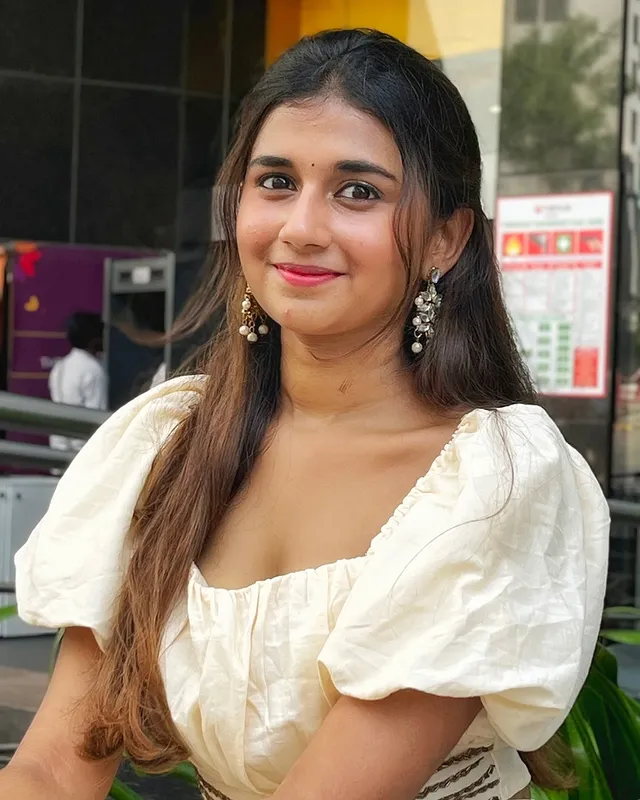 Grace in every frame 🤍.......#explorepage✨ #reels #fyp #fypシ #fypage #trend #fypジ #fyp #trendingreels #feed #explore #srm #srmramapuram #srmuniversityShould I post pics in this dress ?