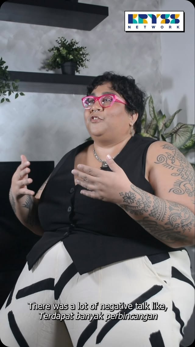 Semasa Covid-19, internet dipenuhi dengan banyak perbincangan tentang cara untuk kekal fit atau sihat, menurunkan berat badan dan lain-lain, di mana banyak daripada perbincangan ini bersifat “fat-phobic.” Melalui platform My Fat Squad, Ratna mula mengadakan perbincangan secara langsung untuk menangani naratif negatif mengenai orang gemuk dan kesannya terhadap mereka.Mencari komuniti semasa tempoh bersendirian adalah sukar, terutamanya apabila internet dipenuhi dengan negativiti, tetapi ia juga boleh menjadi saluran untuk memperjuangkan apa yang anda percaya dan berjumpa dengan komuniti anda.My Fat Squad kini telah berkembang menjadi sebuah komuniti yang memberi ruang yang selamat kepada orang gemuk, dan baru-baru ini menganjurkan “Fat Empowerment Day” dengan pelbagai aktiviti.Macam mana anda menemui komuniti di internet?Kongsikan di bawah!_________________When the world was hit with Covid-19, the internet was flooded with talks about staying fit, losing weight and other similar conversations, where many of these conversations were fat-phobic. Using her platform, My Fat Squad, Ratna started hosting live online conversations to tackle these harmful narratives around fat people and their impact on fat people.Finding community during isolation period can be hard, especially when the internet was constantly filled with negativity, but it can also be just the right channel to advocate for what you believe in and finding your own community along the way.My Fat Squad now has grown into a community and recently hosted a Fat Empowerment Day where various activities were hosted surrounding the topic fatness!How did you find your community on the internet?Share below!#RightToExpressionAndParticipation #Internet #TalianInternet #InternetConnection #Malaysia by @myfatsquad