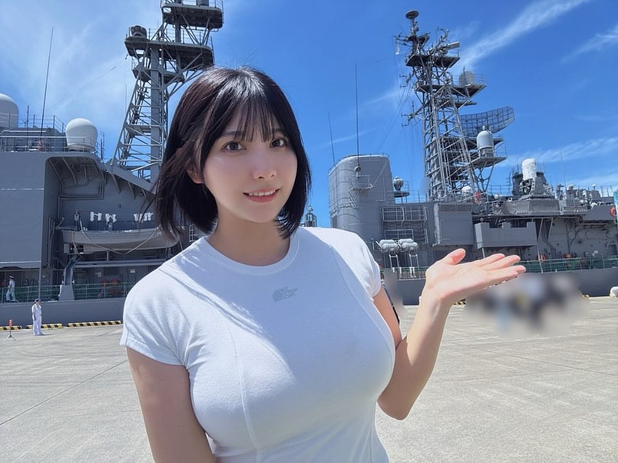 なんと、溝の口案内所さんにご招待いただき『 護衛艦あさぎり 』の体験航海いってきました🌅生きてるうちに乗船する日が来るとは思わなくて大興奮😳✨76mm速射砲との2ショットもとれたよ✌🏻空もいいけど海上自衛隊もかっこいいな🌊 by @mitsuhashi_zz