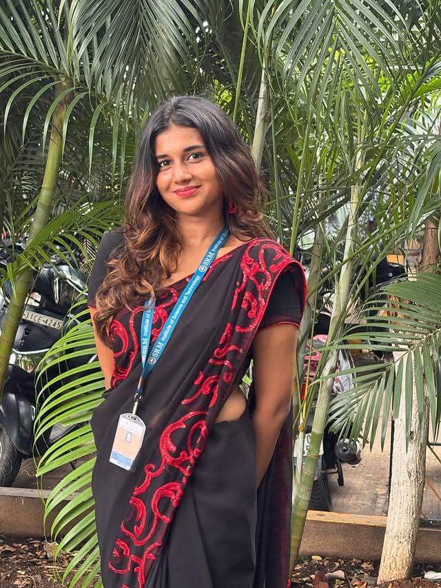 Diwali vibes are all about light, love, and laughter 💫 Let your soul sparkle brighter than the diyas tonight 💛🪔#HappyDiwali #FestivalVibes #GoodEnergyOnly#Diwali2025 #DiwaliOutfit #DiwaliReel #FestivalOfLights #GlowVibes #DiwaliMood #ReelItFeelIt #FestiveGlow #ExploreNow #ViralReel #ExplorePhD #FYB #TrendingNow #DesiVibes #AestheticReels #IndianFestival #FestiveLooks #OOTDReel #DiwaliReady #LoveAndLight