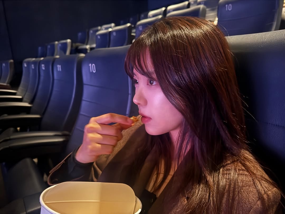 무슨 팝콘 먹고 있게?
