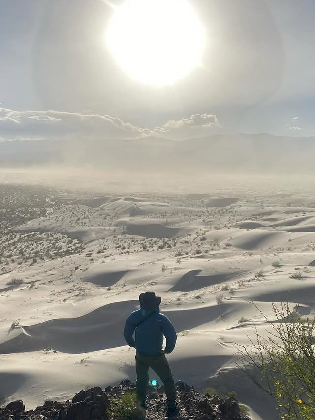 “Mas él se apartaba a los desiertos, y oraba” - Lucas 5:16La soledad, a veces, también enseñaDunas de Taton, en Catamarca. by @charlasdefilosofia