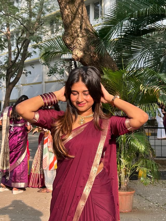 Rooted in tradition, wrapped in grace. 🌾✨Happy Pongal 🤍https://www.youtube.com/@manishachapters#PongalVibes #TamilTradition #FestiveLook #EthnicGrace #HappyPongal