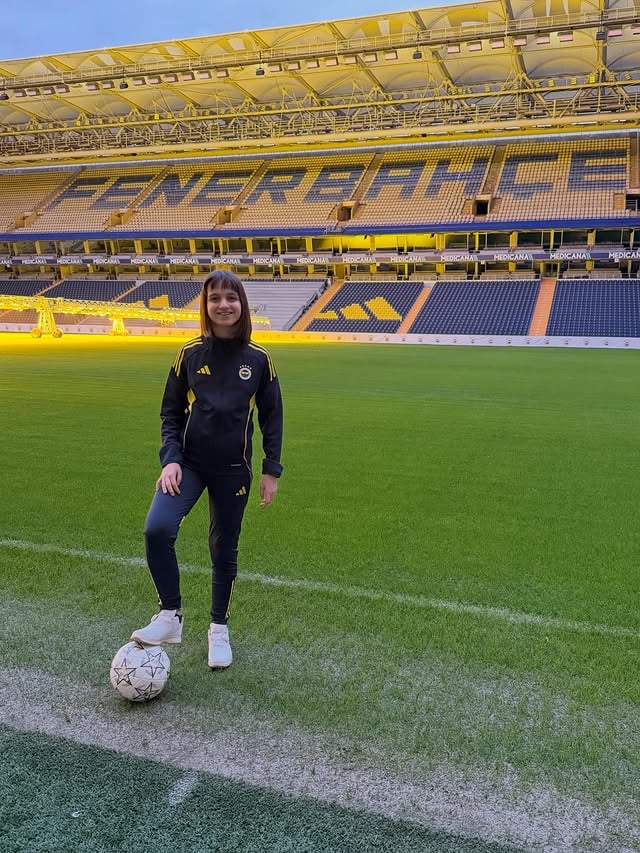 Biz Fenerbahçe’yiz hiç bozulmayız 💛💙 by @officialyazyildirim