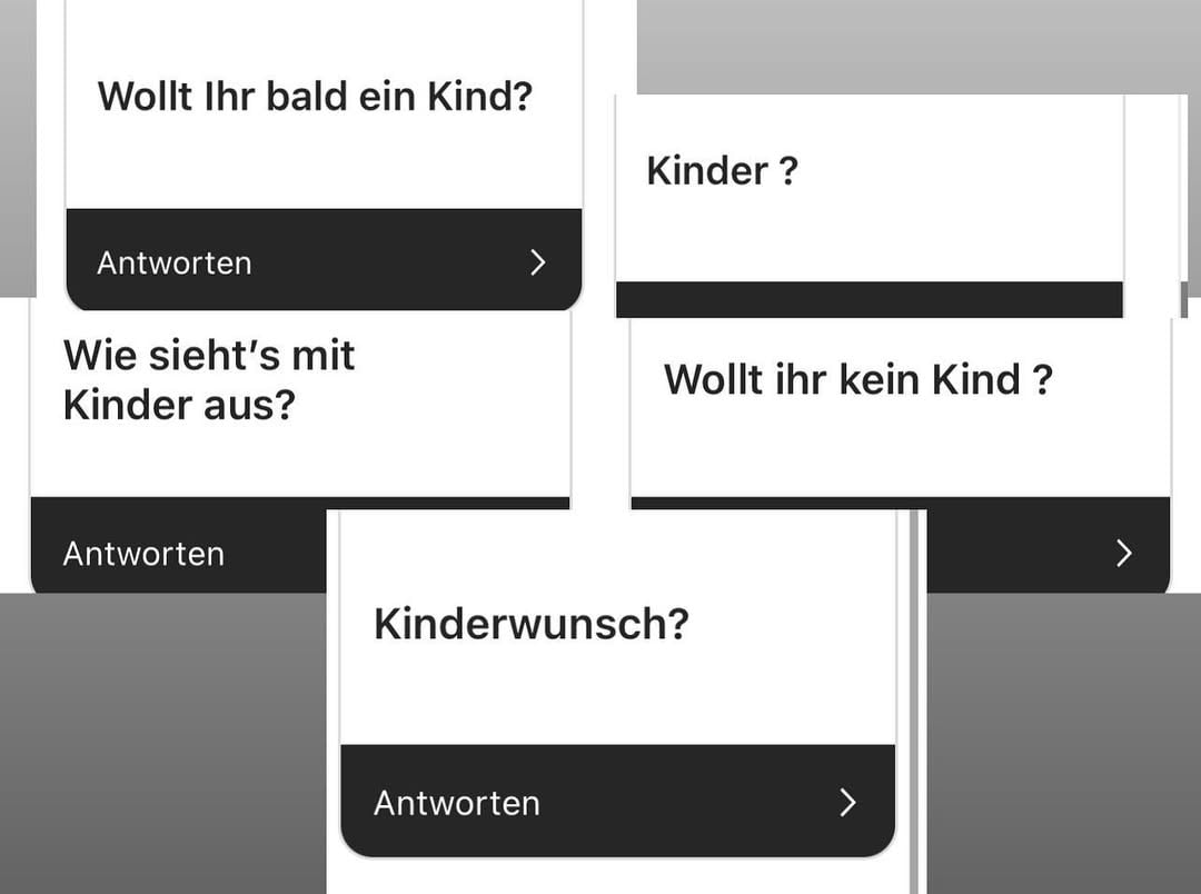L E S E N weil W I C H T I G: Kinder? Wollt ihr Kinder? Warum habt ihr noch keine Kinder? Wollt ihr keine Kinder? Wird’s nicht Zeit für Kinder? Wie sieht’s mit Kinderplanung aus? Karriere statt Kinder? (Die Bilder sind nur ein kleiner Auszug) Wow. Eigentlich wollten ich gestern via Stories schon darüber sprechen aber ich musste mich erst mal sammeln. Vorab ich weiß ihr meint das nicht böse ABER bei gewissen Themen müsst ihr einfach und das hab ich schon zig mal angesprochen vorsichtig& sensibel sein. Das gilt nicht nur hier weil alles anonymer ist sondern auch im „echten“ Leben. Diese Frage kann extrem viel anrichten. Denkt doch einfach mal nach: Vielleicht kann die Person keine Kinder bekommen?? Vielleicht hatte die Person in der Vergangenheit Fehlgeburten? Vielleicht probiert die Person seit Jahren ein Kind zu bekommen und es will nicht klappen? ODER VIELLEICHT MÖCHTE DIE PERSON EINFACH KEIN KIND? Egal was es ist, diese Frage geht zu weit vor allem an Menschen die ihr nicht kennt und ich muss und will das jetzt hier klipp und klar nochmal ansprechen! (Gleiches gilt auf für Familienmitglieder)Ich und viele andere Frauen möchten diese intime Frage nicht mehr gestellt bekommen. Ich weiß ihr meint es nicht böse, aber ich finde grad bei diesem Thema gibt es Grenzen. by @constantly_k