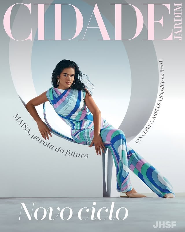 GAROTA DO FUTURO! 🌌Que maravilha foi fazer essa capa da nova edição da revista @cidadejardimshopping pra vocês. Espero que gostem e obrigada a toda equipe pelo trabalho lindo 🤍Foto @hugotoni Direção de Arte @italo.massaru Edição de Moda @bordinjuliana Beleza @jakefalchi Set Design @jeanlabanca Retouch @philipemortosa Produção Executiva @damata by @maisa