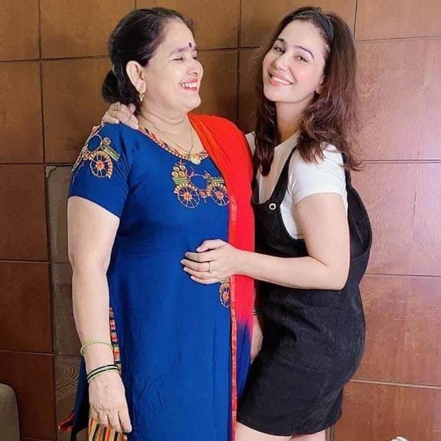 मखा सुण है के 😜 मेरी प्यारी माँ❤️