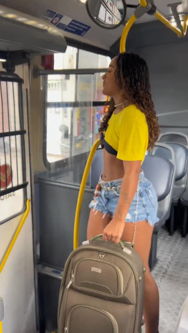 Comigo a N1 não fica parada! @andersonneiff @perolas.neiff , o entretenimento que vocês estavam procurando acabaram de encontraram! Prazer, Cecília 👀😉#n1 #neiff #bregafubk #explorepage✨ by @_cecii.lima