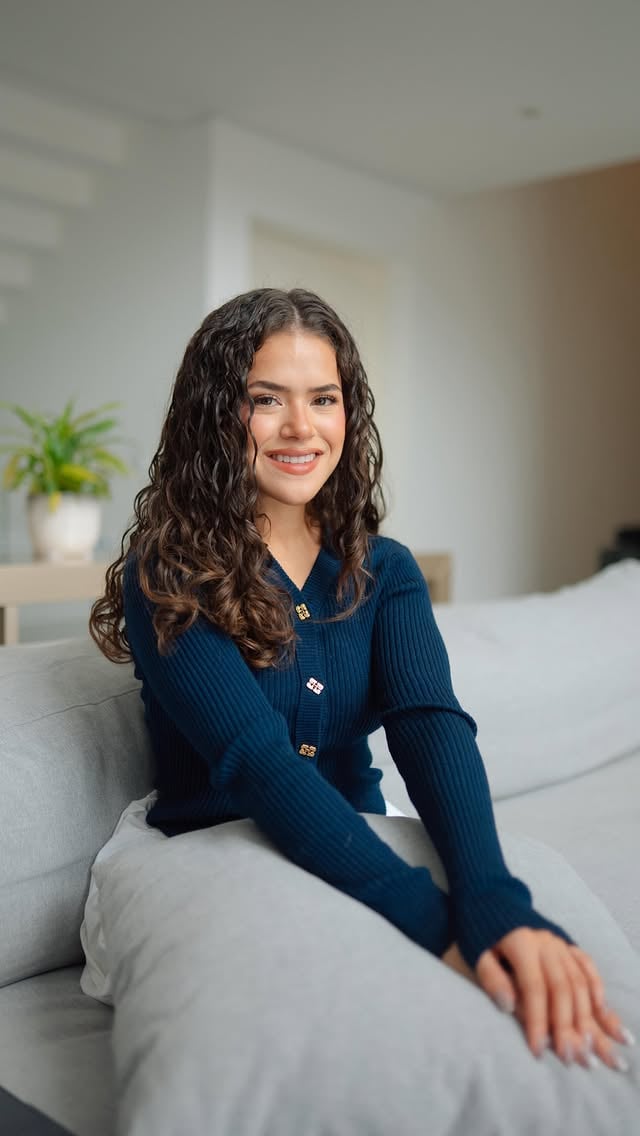 Vocês sabiam que, em apenas um ano, 1 em cada 5 adolescentes entre 12 e 17 anos sofreu algum tipo de violência envolvendo tecnologia? É um dado alarmante que reforça a urgência de unirmos forças para criar ambientes online mais seguros.O @unicefbrasil lançou a pesquisa Disrupting Harm, que traz um olhar profundo sobre a exploração e o abuso infantil. O ECA Digital já entrou em vigor. É a primeira lei brasileira para proteger ainda mais os direitos das nossas crianças e adolescentes! Proteger não é apenas proibir o acesso, mas sim estar por perto, monitorar conexões e criar espaços de diálogo sem julgamentos dentro de casa e nas escolas.Compartilhe essa mensagem com a sua família e amigos 💙