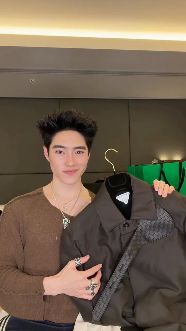 SHOPPING HAUL FOR THE BOYS! 🙋🏻‍♂️ .#shopping #shoppinghaul #luxury by @edwardzo