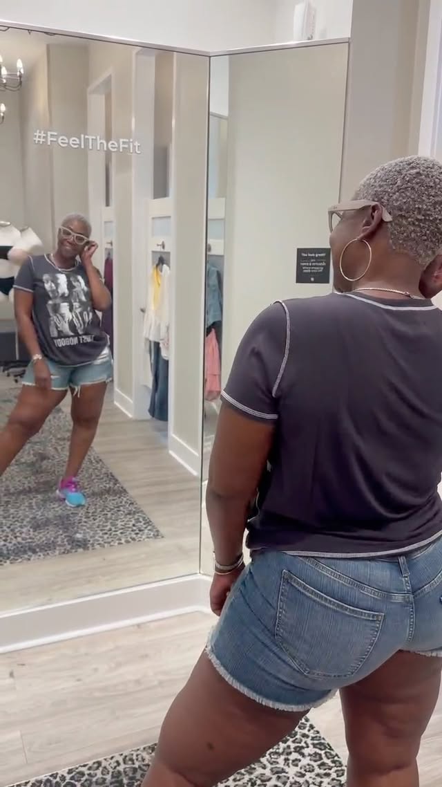 Casting Call Winner Tish made a multi-generational visit to her Torrid for an outfit selection! In case you need an outing idea to celebrate Mother’s Day…a little shopping, a little treat, & a whole lot of love! ❤️
