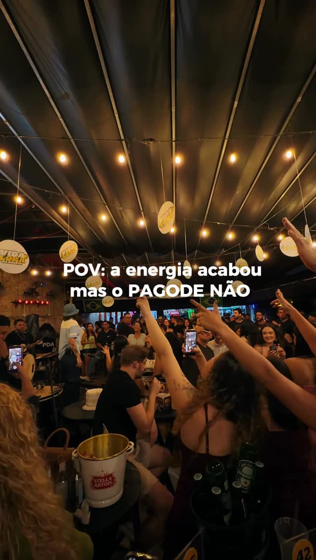 Vejam até o final 😍🔥 | de sábado no @paodealhobar Galera deu nome e sobrenome viu .......#explore #pagode #viral #reels by @karenzinhacantora
