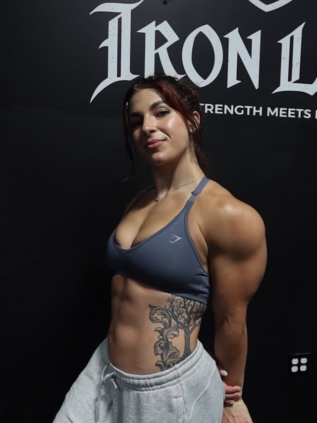act your weight ladies. Be big, strong, loud, and unapologetic.@gymshark | EMILYJOEL10 by @emilyjoel10