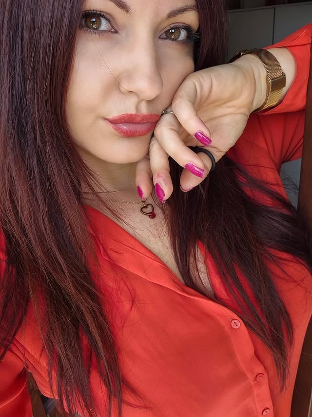 📸#selfietime #work #barista #red by @dedyebbasta