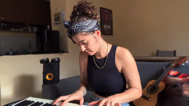 Essa aqui viu 😮‍💨 | @mumuzinho 🤍......#pagode #cover #reels #explore #acustico by @karenzinhacantora