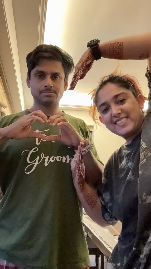 She expresses in words, he expresses in feelings #love📦🧘🏽📽️ @pritam_shikhare #instagood #reel by @khan.ira