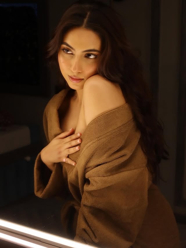 Very much into me 🤎 by @reemshaikh