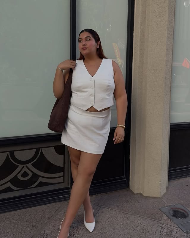 It’s never too early (or late!) for white 🕊️ @bryanna_ruiz_ shows us how it’s done!🔍 45116548 + 45091467