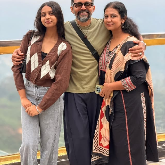 ❤️❤️❤️❤️@ranjithkg @riascamroll._ 😍😍😍😍#reshranj #familygoals❤️ #blessedartists by @ranjithkg
