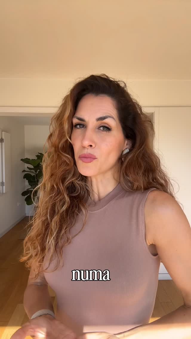 Nós, mulheres, sabemos ler nas entrelinhas, mas nem sempre sabemos nomear e resolver o que se passa por dentro. Espero que este guia seja um gentil contributo. Escreve MULHER para o receberes gratuitamente 🤍Nota: se não me segues e se tens as mensagens bloqueadas para não seguidores, não conseguirás receber o guia.Com carinho,Joana by @joanatelesrtp
