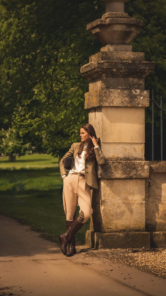 I wanted to show you one of my favourite new pieces that just launched this week… the Mila V Neck Top 🙌The perfect elevated lightweight essential, and one of those pieces that is just so easy to style. Today I’ve paired her with our pleated wide leg trouser and Belgravia blazer for a classic office look that feels polished, timeless and so effortlessly put together. Comment “OUTFIT” and I’ll send you a link so you can shop my look x