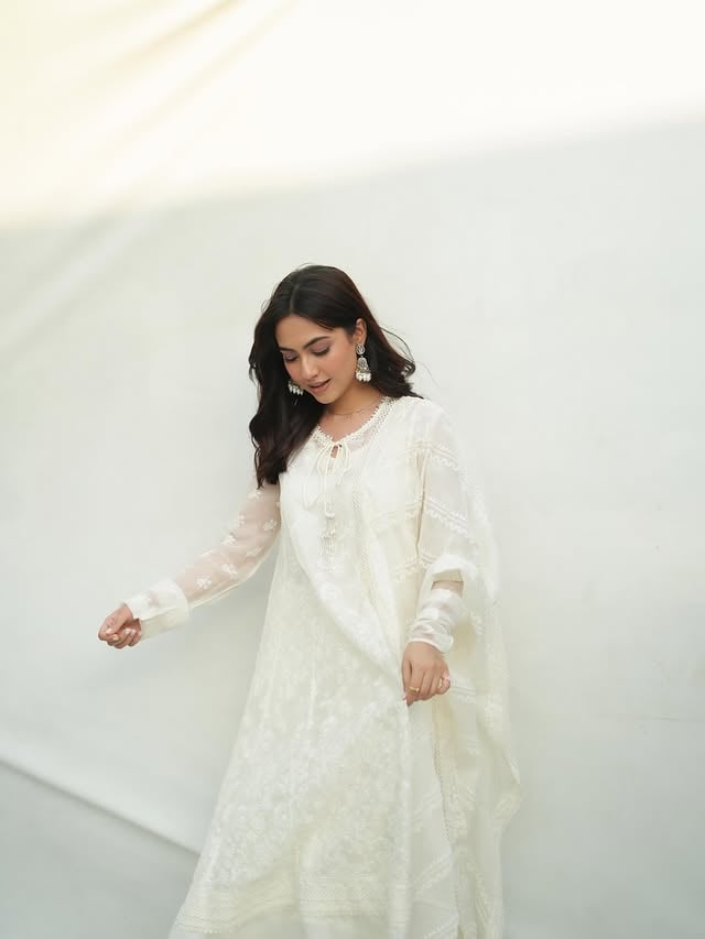 🤍✨Wearing @shopmulmul by @reemshaikh