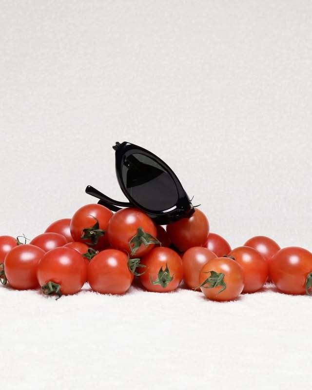 Unfold and spread your wings 🦋2026 Veggie Collection showcases a new vision where vegetable silhouettes and hues collide with synthetic precision.Available for Pre-order starting May 18 in United States, South Korea, followed by China on May 28. For other countries, notification sign-up is available on gentlemonster.com.Global launching on June 5. by @gentlemonster