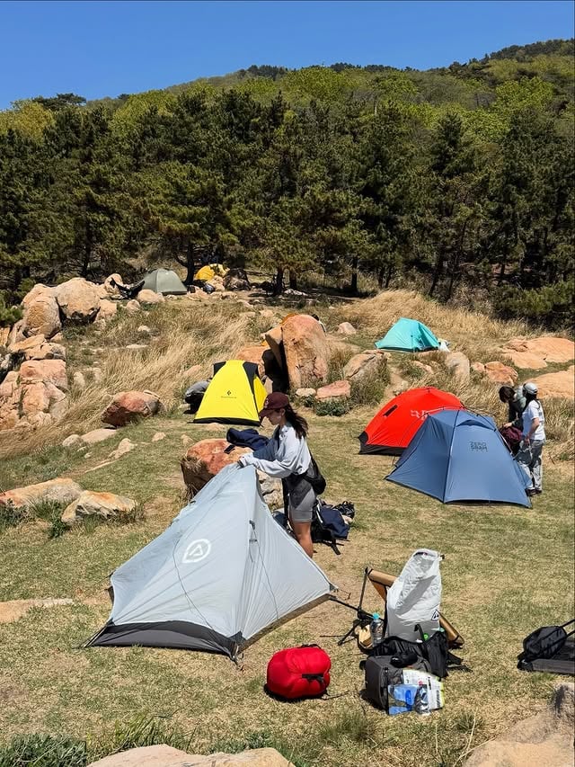 감사합니다이렇게 어디서나 잘 먹고 잘 자고 잘 노는 친구들을 만나게해주셔서정말 감사합니다🙏🏻이번 풍도룩은 입은 것도 깜빡할만큼 편했던@thewarld_official 셋업🩶 by @heyrime_