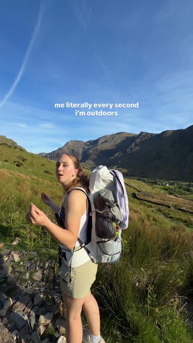 The real reason why a 1 hour hike takes me 4 hours 🤣Spend half my time pointing or dancing… wouldn’t have it any other way though!#hiking #wildcamping #mountains #outdoors #nature