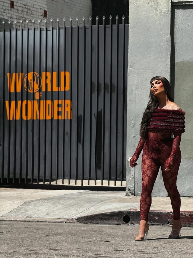 WAIT WHAT?? Last week's episode was so good!! Follow @wowpresentsplus on YT for new episodes of Wait What?! With @derrickbarry EVERY THURSDAY!📸 @nicksanpedro by @kimorablac