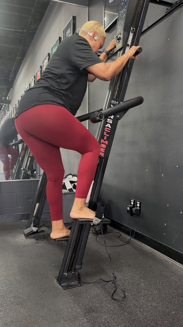 I take pride in leading by example! My athletes will always see me working hard and pushing towards my goals! Comment the word TRAIN to work with me in Houston or virtually from anywhere! by @getuptoparr