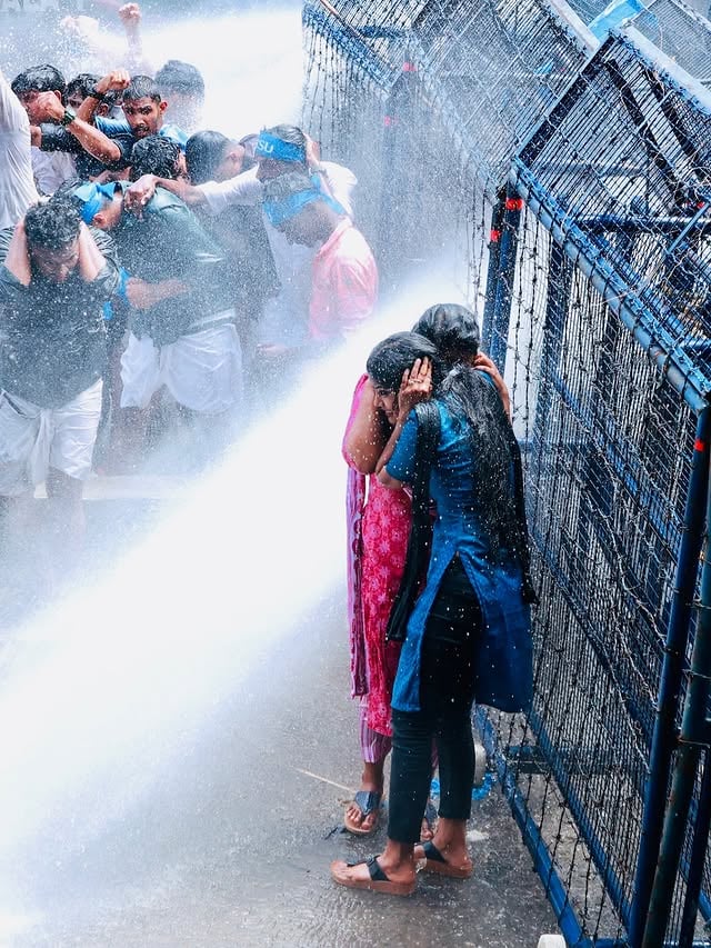 പഠനത്തോടൊപ്പം പ്രയത്നിക്കാൻ…ആശയത്തിൽ അടിയുറച്ചു നിൽക്കാൻ…അവകാശങ്ങൾക്കായി പൊരുതാൻ…എന്നെ പഠിപ്പിച്ച എന്റെ പ്രസ്ഥാനത്തിന് 69 വയസ്സ്...മെയ്‌ 30 കെ എസ് യു സ്ഥാപകദിനം💙✊ by @__vyshnasuresh__