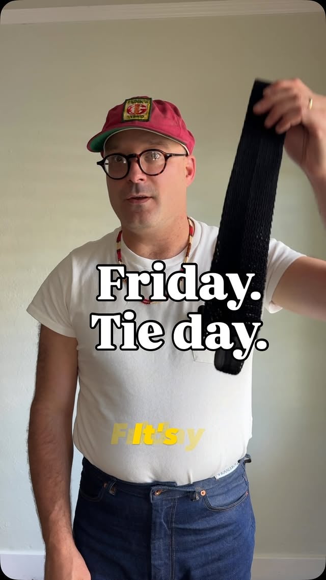 Gotta live it every day. Blazer: vintage Polo, 1990s Jeans: @moredocks_co Boots and belt: thriftedTie: Harvey NicholsBeret: AWMS by @aimeleondad
