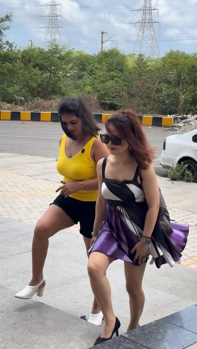 Shoot mode on by @model_malvi_