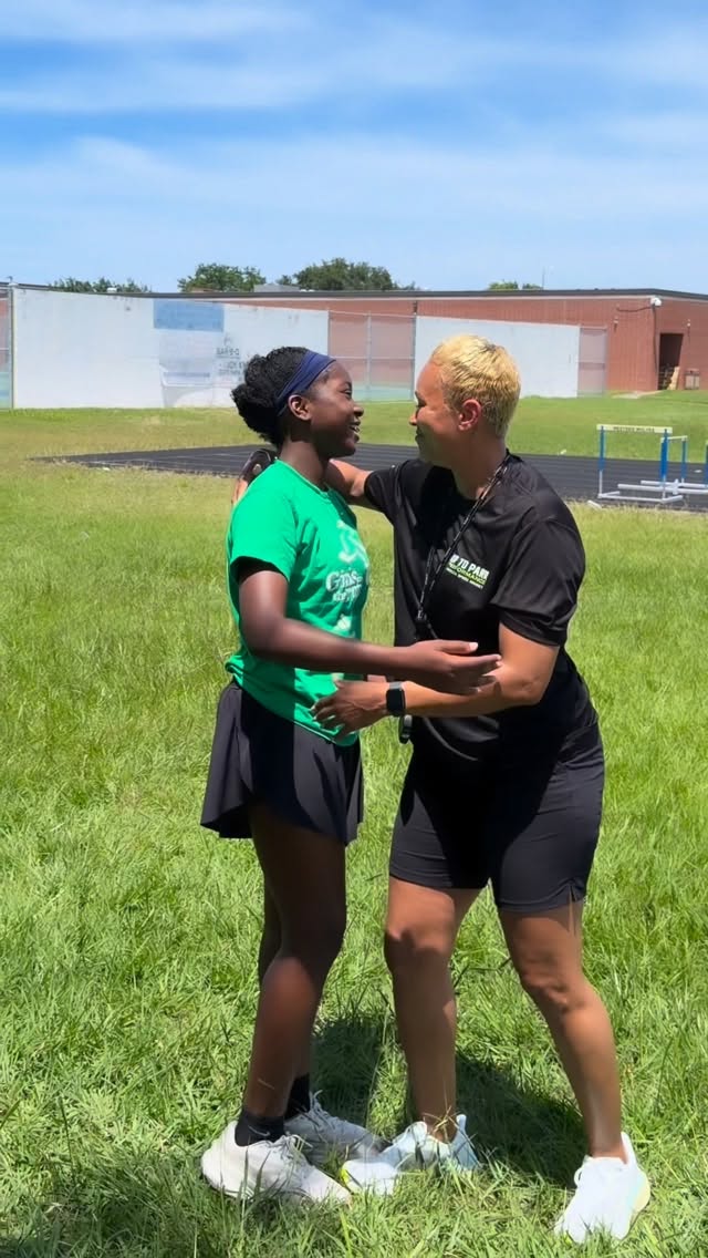 Back in March, a mother brought me two of her daughters who had NEVER played any sports. They were lacking confidence, they were weak, spoiled, and just flat out not in shape. She just wanted to get them involved in something. At first she didn’t believe they would be strong enough to get through my training. I guaranteed they would be alright. When we tested a few months ago, this particular daughter ran 1:08 seconds in the 300 time trial. This is absolutely horrible for an 11 year old girl lol. It didn’t discourage me one bit though. 12 weeks later, she ran 55 seconds!!!! You know what I was most impressed with though? That she didn’t bend over or pass out when she crossed the finish line! I’m not just looking to make athletes faster. I’m looking to make them stronger mentally and physically. I’m looking to turn them into a DAWG in all aspects! Her mother has been so pleased with the results of her daughters, not only did she recently sign up her youngest one but she paid to lock in with me for the next 6 months of training! Training as an athlete is not always about getting to college or competing on the next level. Sometimes it’s simply a way to prepare you for life! I keep telling y’all NOTHING WORKS BUT THE WORK! Join my online community The DAWG Factory today she we can get your kids more mentally tough! Comment the word TRAIN to work with me in Houston or virtually from anywhere! by @getuptoparr