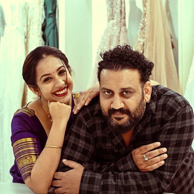 Tum Ho Toh Subaha Nayi HaiTum Ho TohShaamein Haseen HaiIk Duniya Sapnon Si HaiTum Ho Toh Ispe Yakeen Hai by @sowbhagyavenkitesh