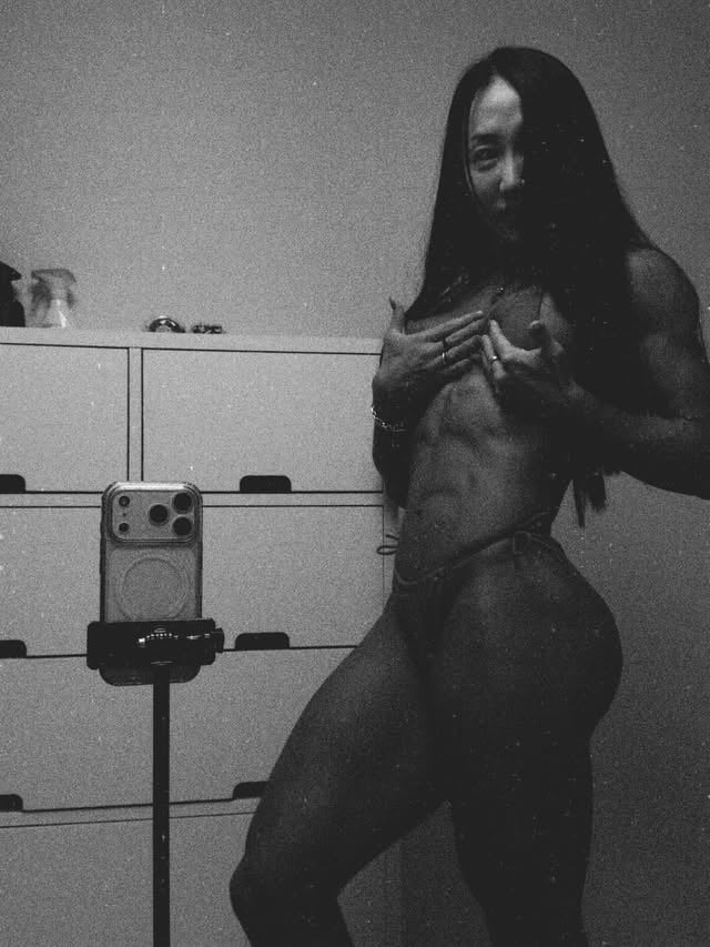 #✨Recovery+cal up thesedaysBodycheck📸@robertphil_procreator by @hannah_ifbbpro