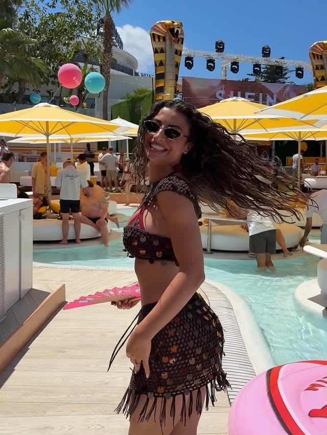 Look che parlano da soli ✨Dettagli che fanno la differenza, outfit effortless e fit pensati per farsi notare ovunque 💅☀️Cerca “Vacay Vibe” su SHEIN per ricreare il vibe#SHEINGoesWithVacay #SHEINTrends by @shein_it