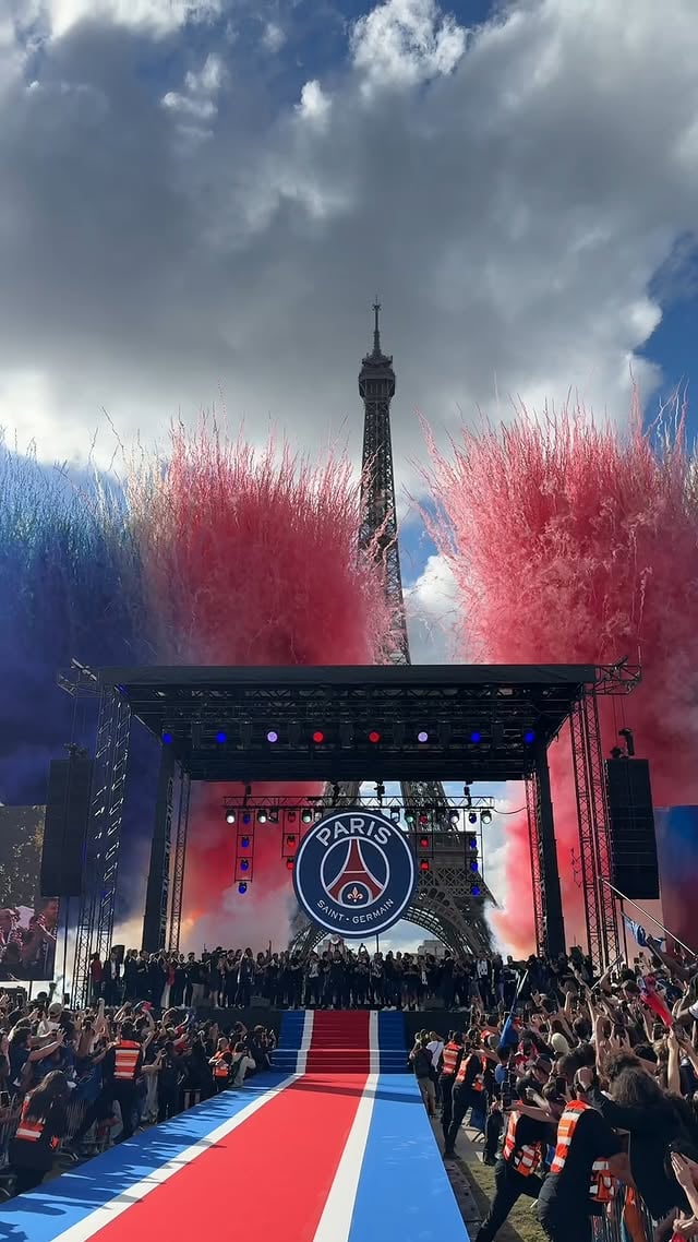 Parisian postcard. 🤩🏆