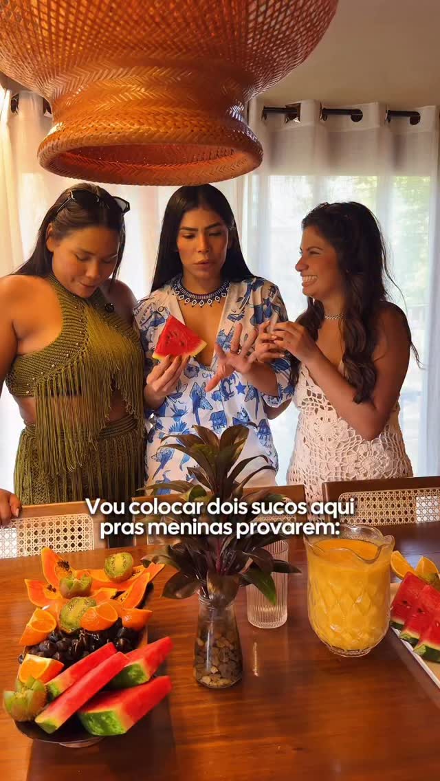Experimentando suco de taperebá, suco de graviola e tapioca de tucumã. 😍Amei todos os sabores e fiquei encantada com essa experiência! 🩵E aí, vocês já provaram alguma dessas delícias? by @gabisaporito