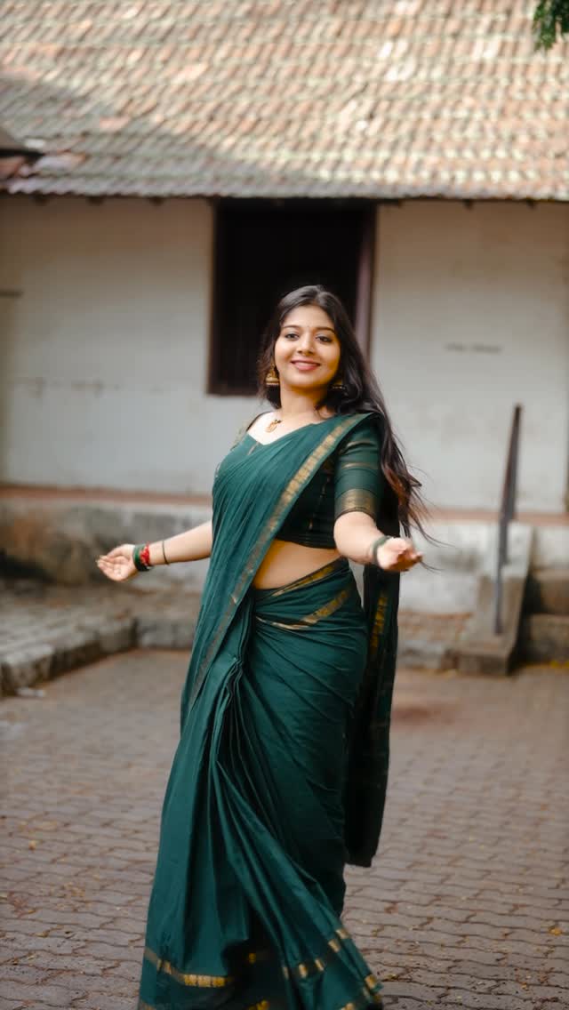 അവളെ ചൊല്ലി ആയിരുന്നു, അവൾക്ക് വേണ്ടി ആയിരുന്നു 🤍🤍🤍📸 @__sa__ra__th___ #ınstagood #viral #likesforlike #trendingreels #instagood by @hey_its_revathy