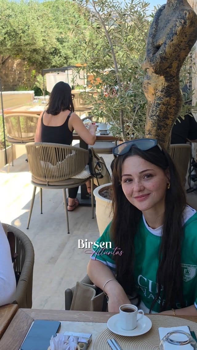 Yaz Evi filminin başrol oyuncuları Derya Pınar Ak, Onur Seyit Yaran ve Mina Demirtaş akşam Bodrum'da yapılacak gala öncesi bir arada...