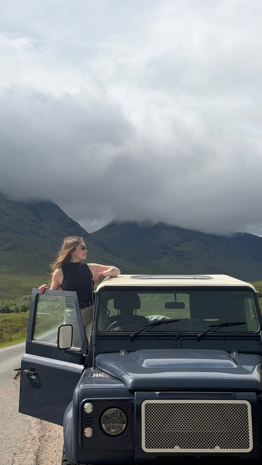 First road trip in the new wagon 🚙 

#scottishhighlands #scotlandtravel #scotlandroadtrip #skye #landroverdefender90