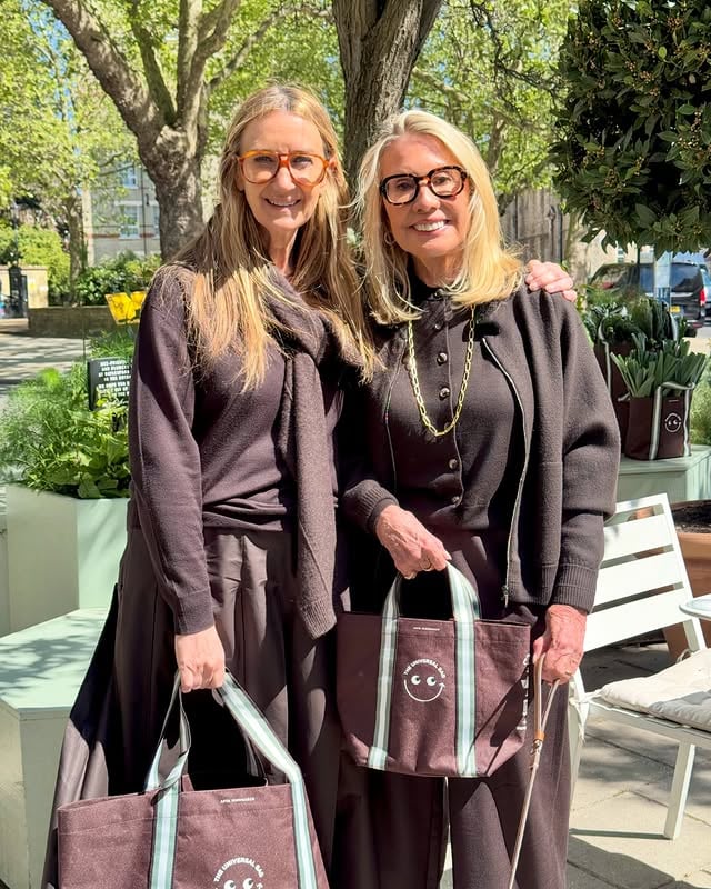 Back by popular demand 🤎Excited to announce that our second drop of @anyahindmarch x @daylesfordfarm Universal Bags will go live on daylesford.com next week.You can sign-up via the link in my bio to be notified first.#anyahindmarch #universalbag #daylesford #sustainability #craftsmanship by @carolebamford