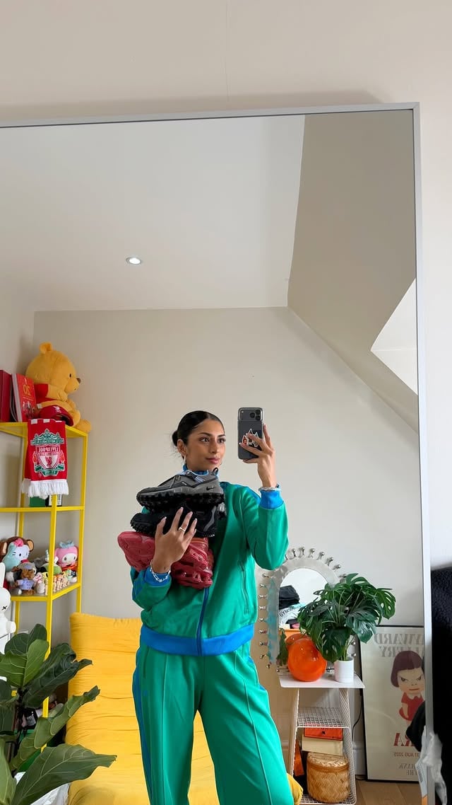 Can a girl have way too many trainers? No because if you sell a pair, you can just buy a new pair, I’m selling on @ebay_uk because it’s so easy and free!!!!! Ad by @mazullah