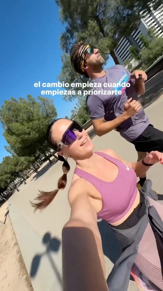 Y ahí cambia todo. Empezando el lunes con esta frase como mantra. Vamos a por la semana🏃🏻‍♀️#deporte #runningforlife #healthy #runningirls #sportgirl by @lorenagaram