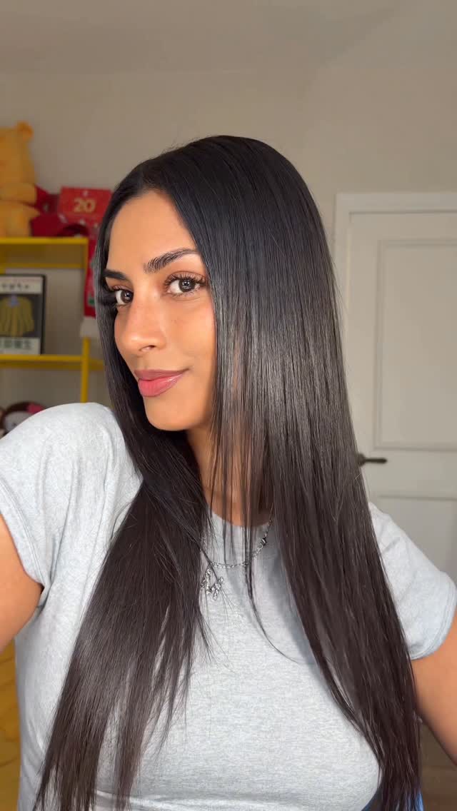 right I’m not plucking my greys out anymore ???? when the SHINE professional keratin colour range from @bootsuk can not only cover them but also give me the SHINIEST hair I’ve ever seen ❤️ad by @mazullah
